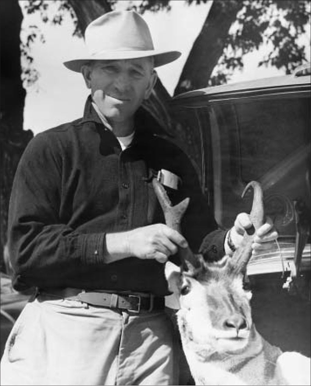 Hunter in 1951 with pronghorn