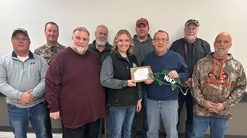 Lake LaMoure Association memeber accepting award from a NDGF staff memeber